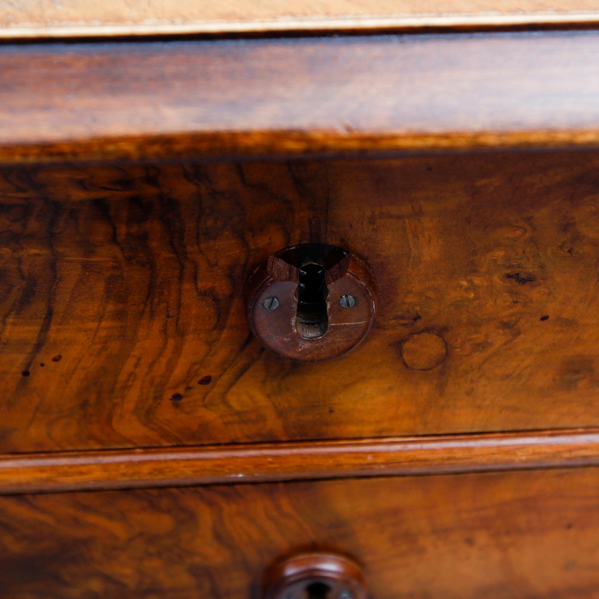 SKRIVBORD, 1800-talets andra hälft.