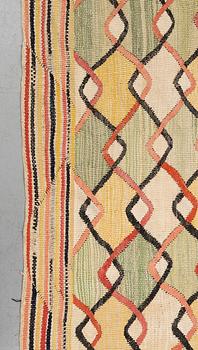 Barbro Nilsson, a drape, "Vingåkra". Tapestry weave. 193,5 x 161 cm.