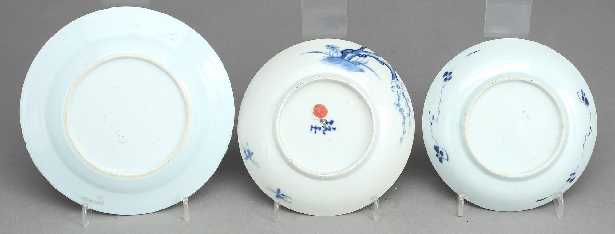 TALLRIKAR, 3 st, porslin, Kina, 1700-tal.
