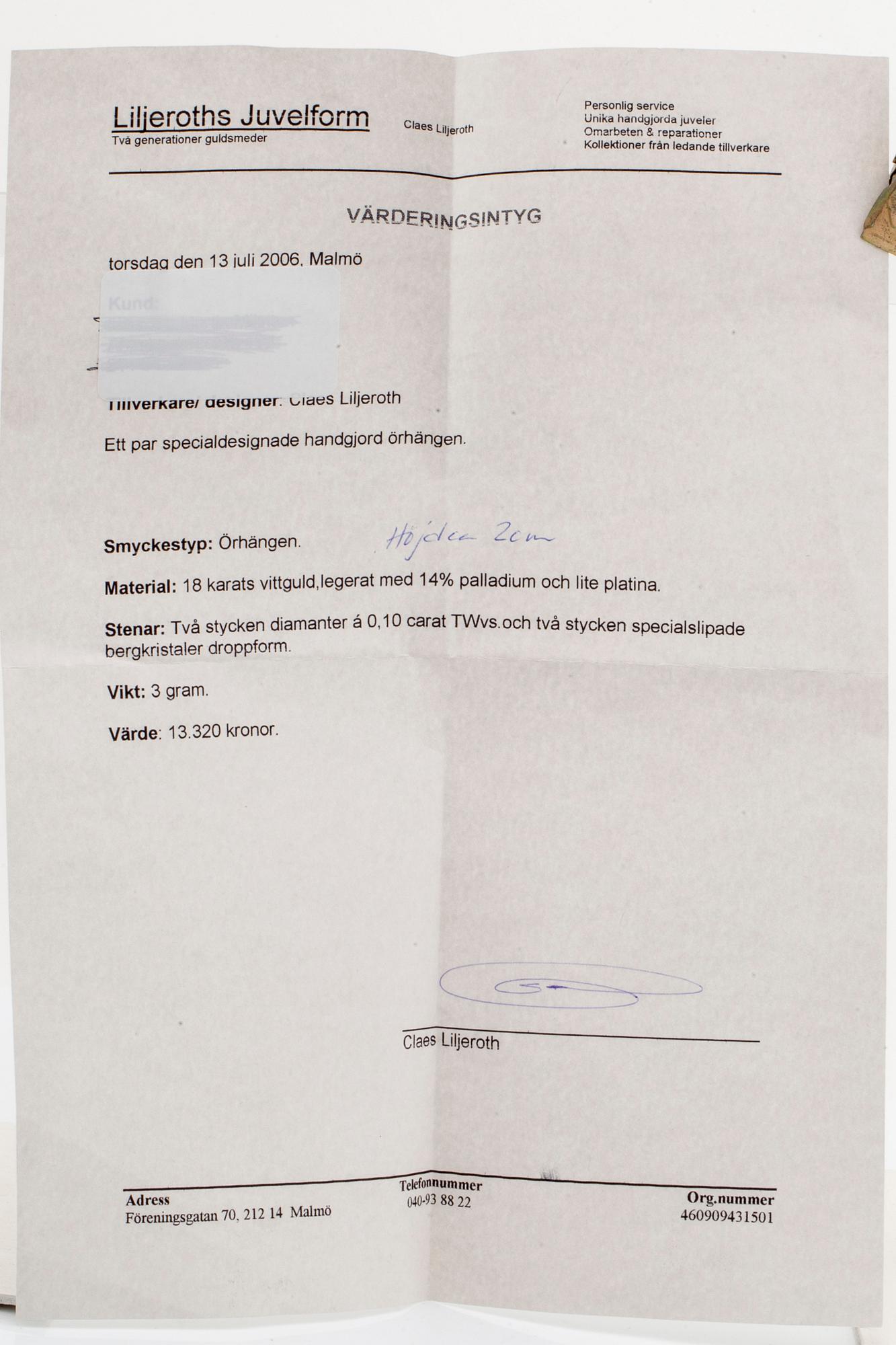 Earrings 18k whitegold, 2 briolette-cut rock-crystals and 2 brilliant-cut diamonds 0,20 ct TW VVS.