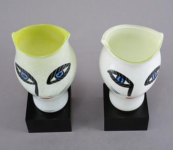 VASER, ett par, glas, Ulrica Hydman-Vallien, Kosta Boda, 1900-talets slut.