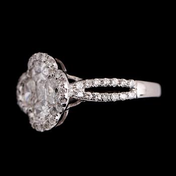 RING, 18 k vitguld, med briljant och marquiseslipade diamanter totalt 1.63 ct.