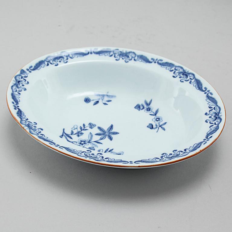 24 pieces of "Ostindia" table ware in earthenware, Rörstrand, 20th century.