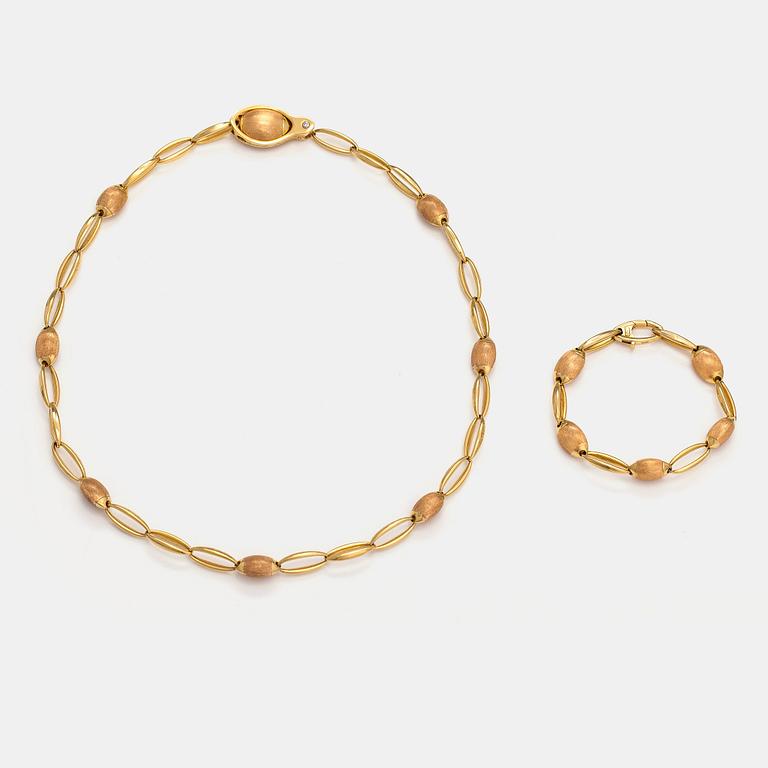 Chimento, "Accordi", an 18K gold necklace and bracelet with a diamond ca. 0.07 ct. Vicenzia, Italy.