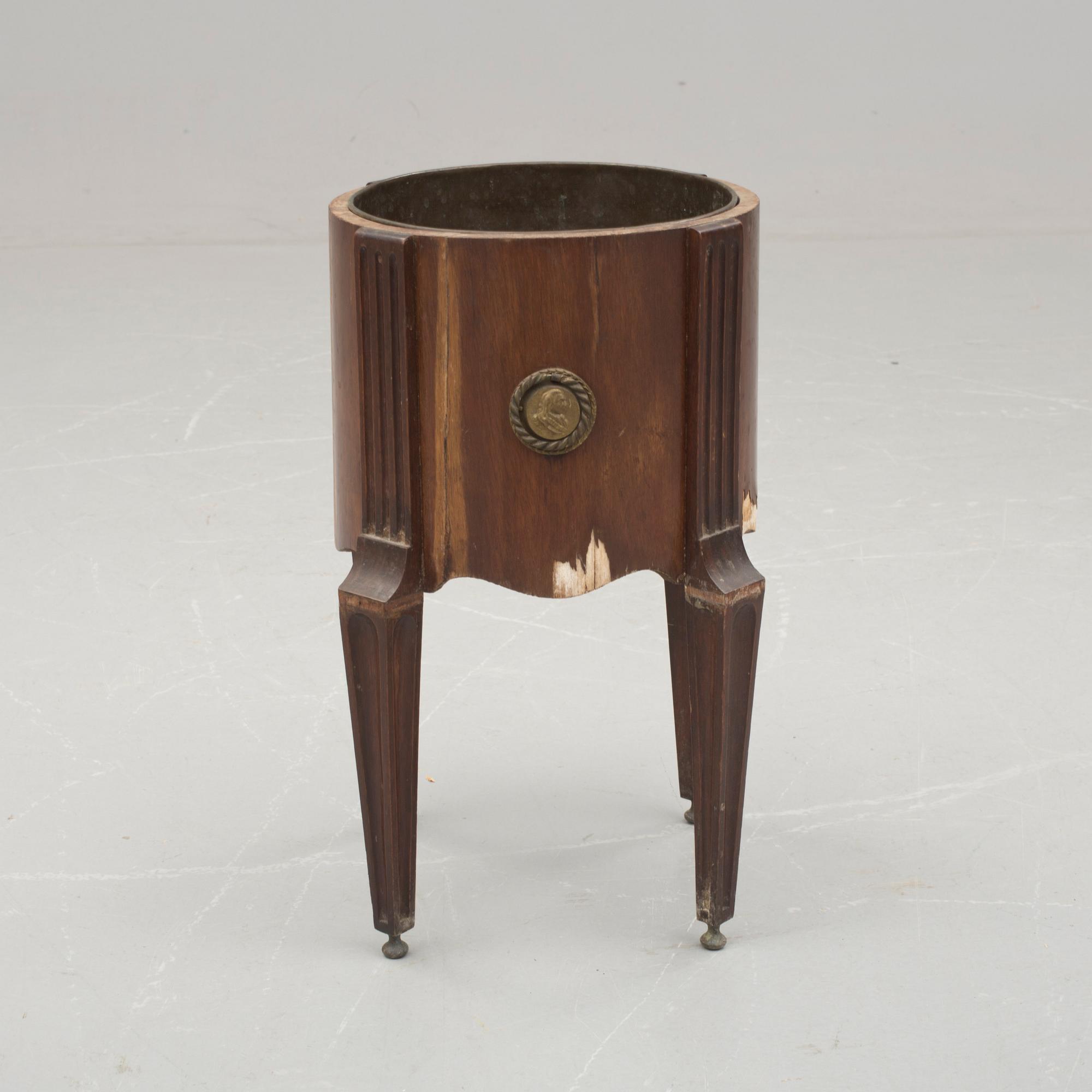 CHAMPAGNEKYLARE, England. 1800-talets slut.
