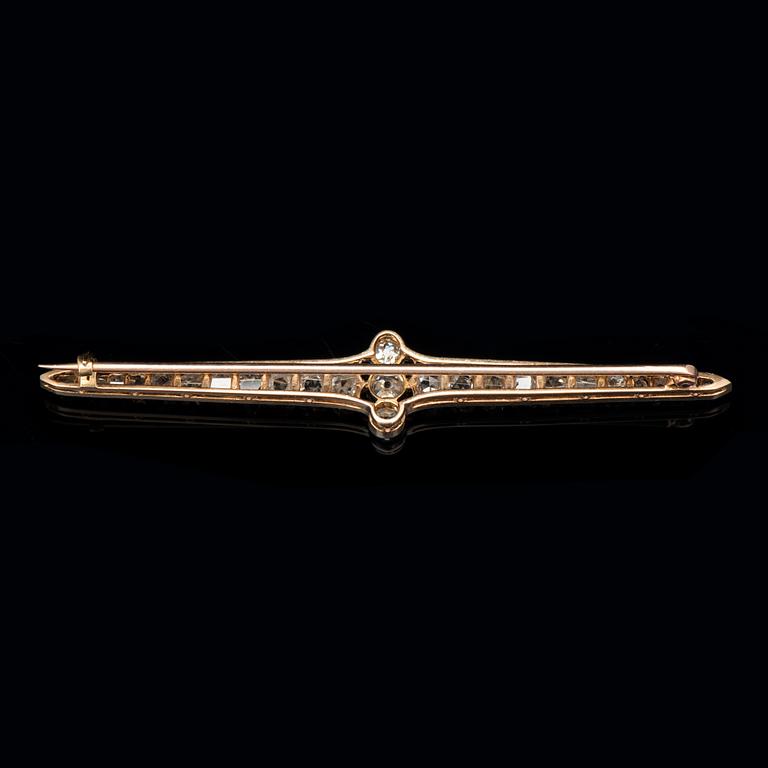 BROSCH, rosen- och antikslipade diamanter, 14K guld, sent 1800-tal.