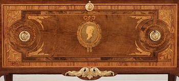 BYRÅ, av Georg Haupt (mästare i Stockholm 1770-1784), ej signerad. Gustaviansk, omkring år 1780.