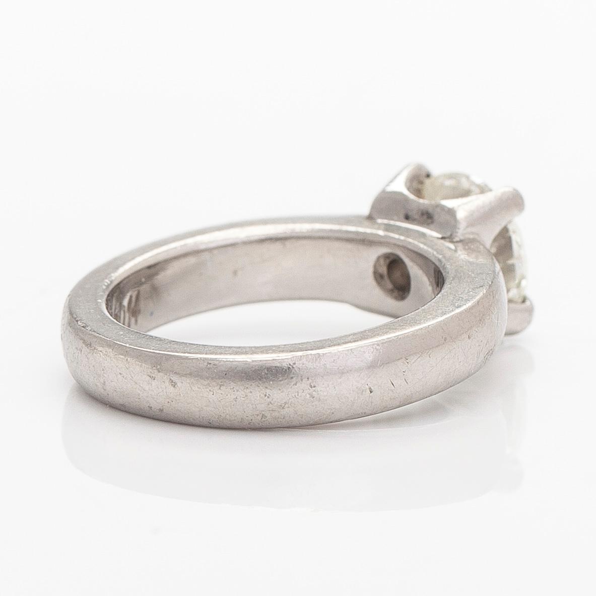 A platinum ring, set with a brilliant-cut diamond approximately 2.02 ct. With certificate.