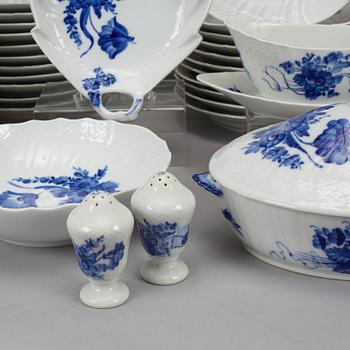 Royal Copenhagen, a part 'Blå Blomst' porcelain dinner and coffee service, Denmark (110 pieces).