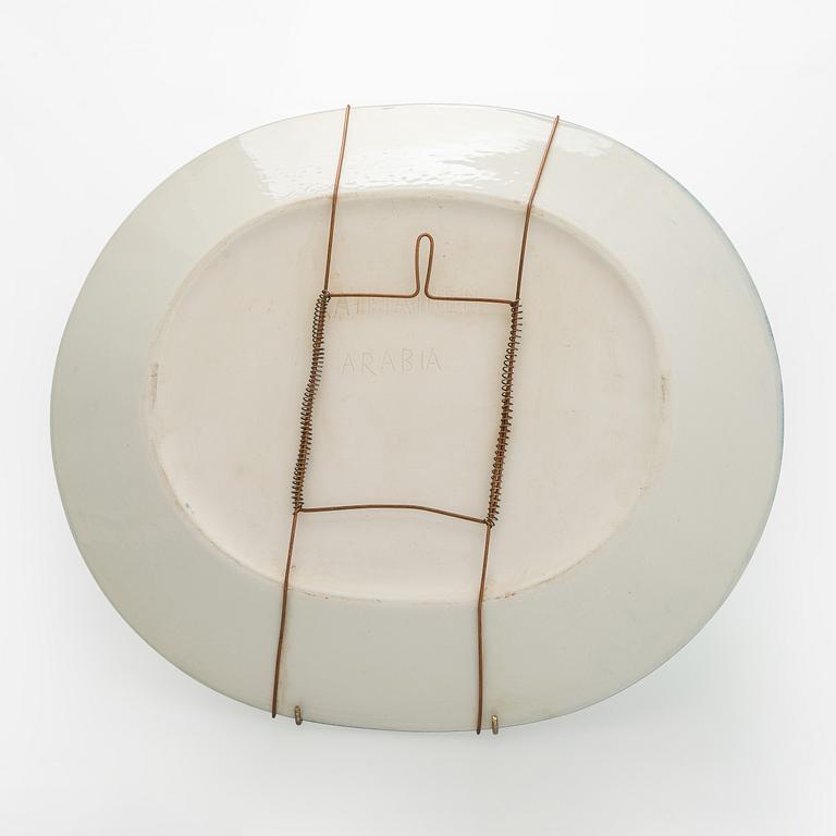 Birger Kaipiainen, A ceramic decorative dish, signed Kaipiainen Arabia.