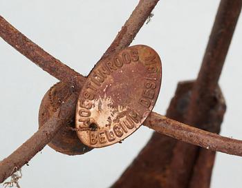 PIEDESTALER, 3 st, gjutjärn, Woestijnroos design Belgien, 1900-talets slut.