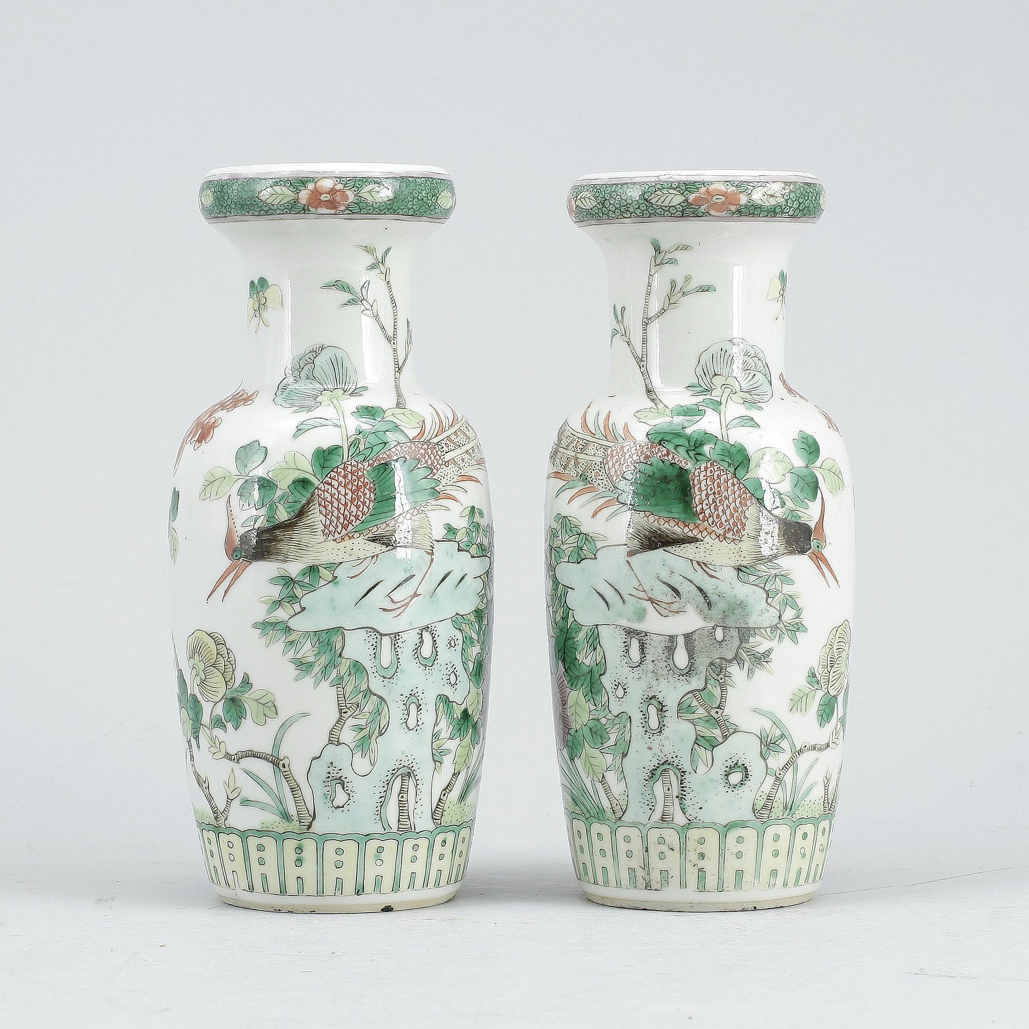 VASER, ett par, porslin, KangXi-stil, Kina, 1900-tal.