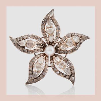 1258. BROOCH with rose-cut diamond, ca 15ct and possibly natural pearl.
