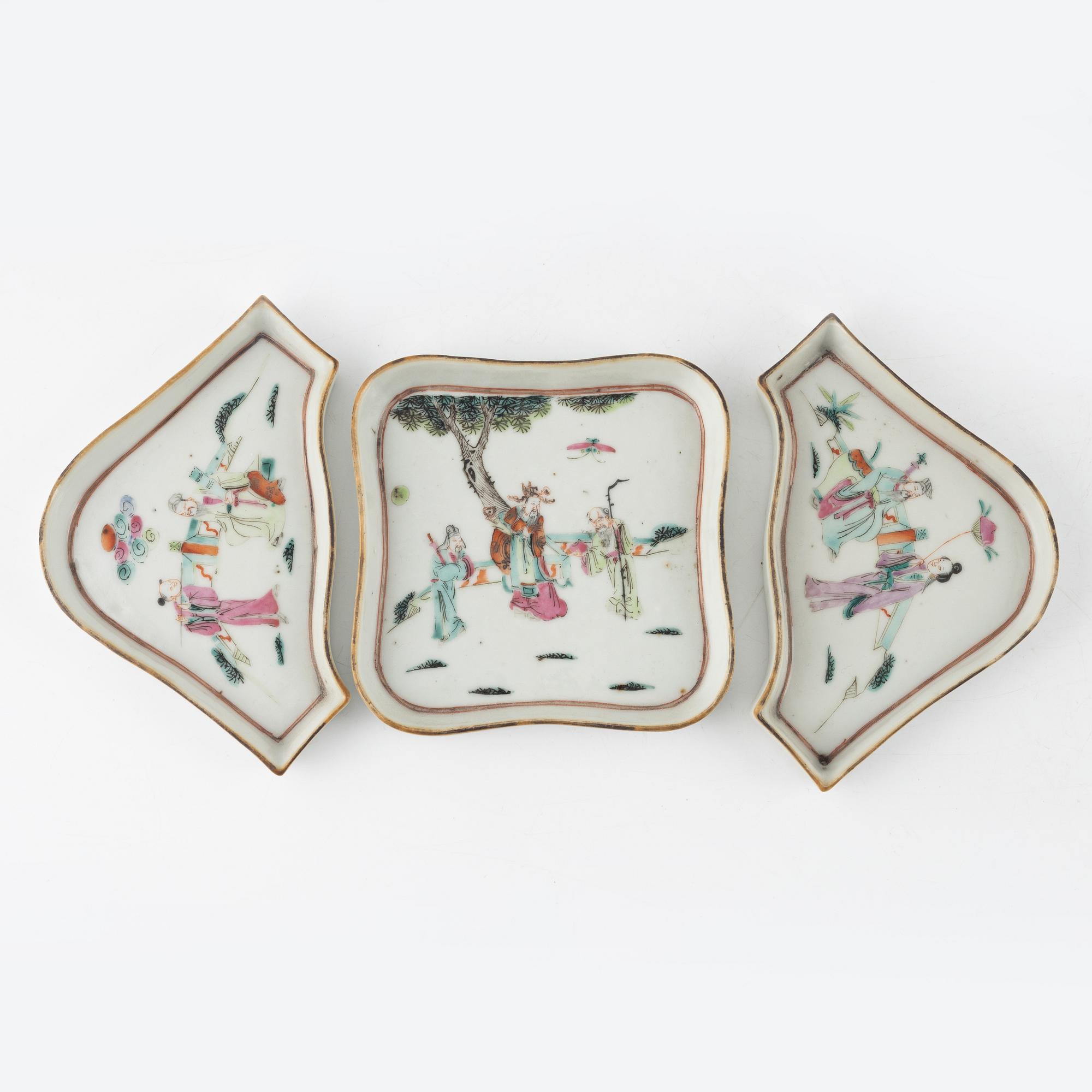 13 Chinese porcelain pieces, 19th/20th century.