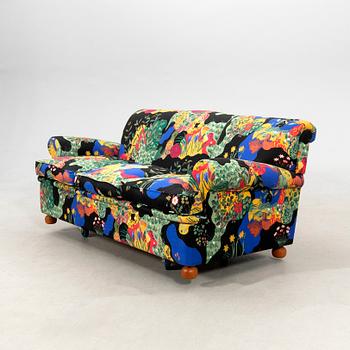 Josef Frank, soffa, modell 703, Firma Svenskt Tenn av OH Sjögren 2023.