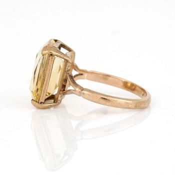 RING med blandslipad citrin, Lettland, 1919-1939.