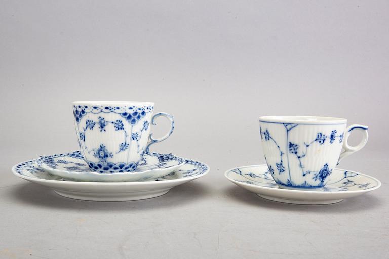 SERVIS ca 71 dlr, "Musselmalet helblonde", Royal Copenhagen Danmark 1900-talets andra hälft porslin.