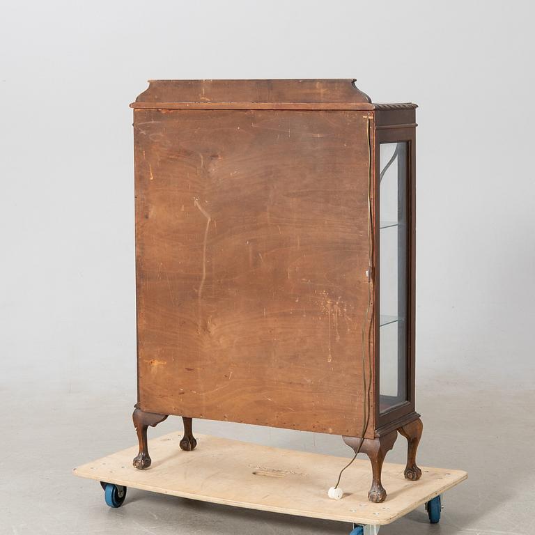 Vitrinskåp 1920/30-tal.
