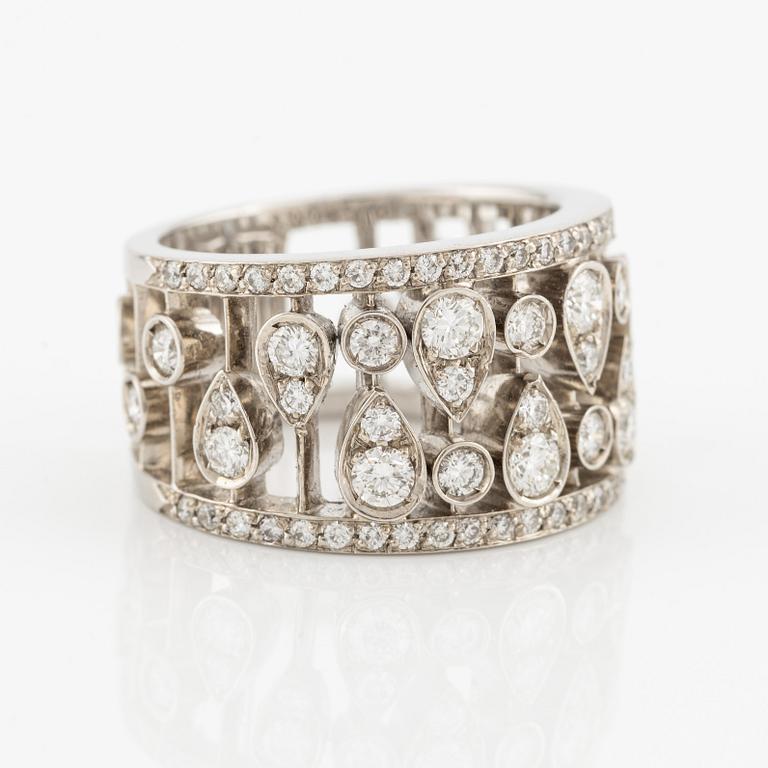 Ring in 18K white gold with brilliant-cut diamonds, Italy.