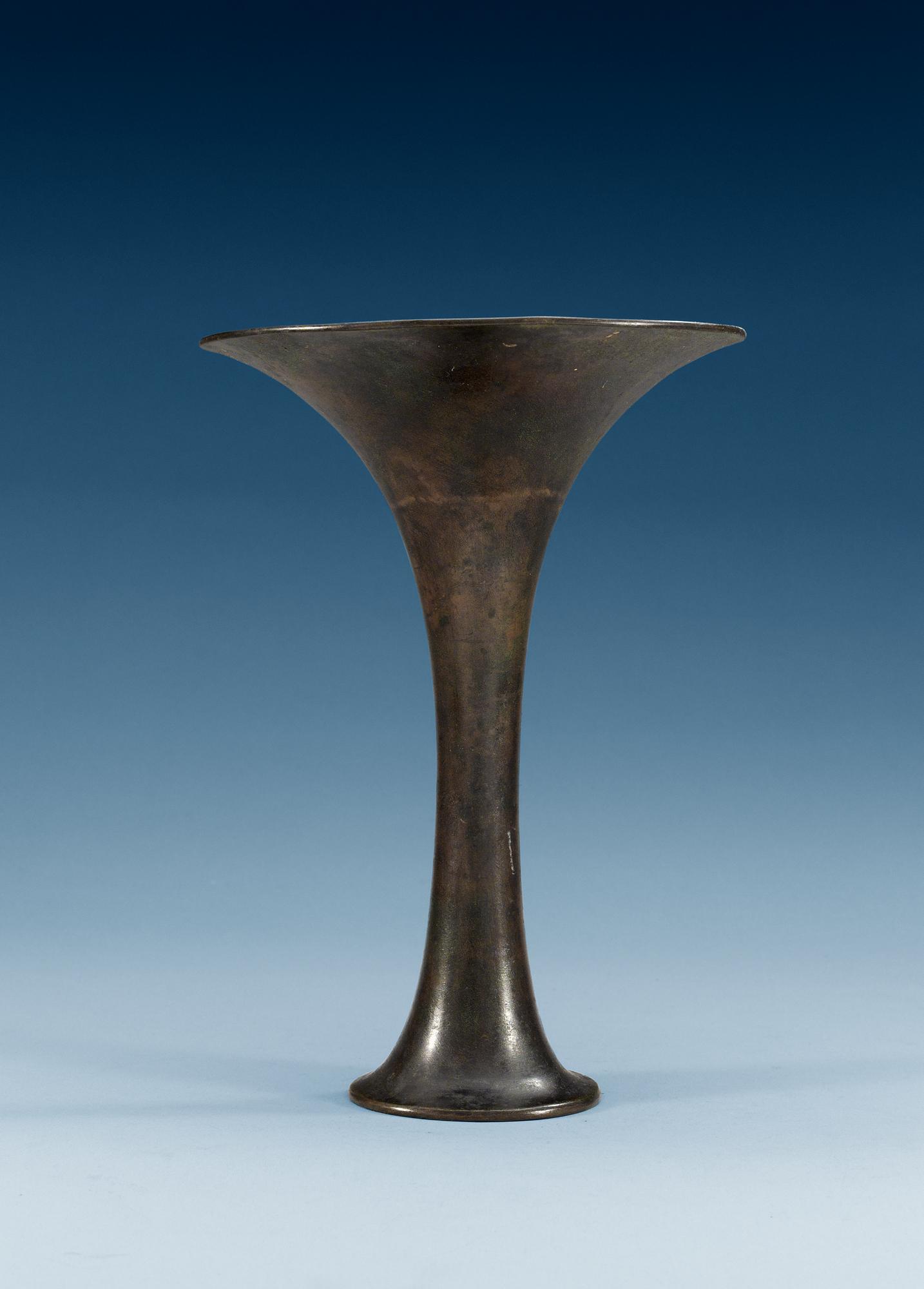 VINOFFERKÄRL, brons. Qing dynastin, 1700-tal.