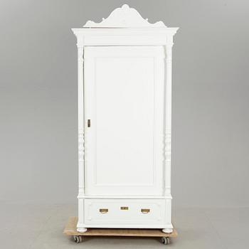 KLÄDSKÅP, eklektisk stil, 1800-talets senare hälft.