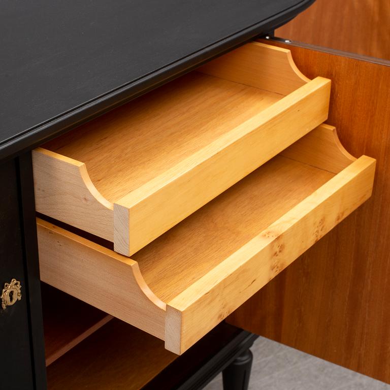 SIDEBOARD, gustaviansk stil, 1900-talets andra hälft.
