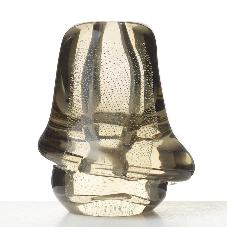 Gunnel Nyman, a "Musselglas" glass vase, Nuutajärvi Notsjö, Finland, late 1940's.