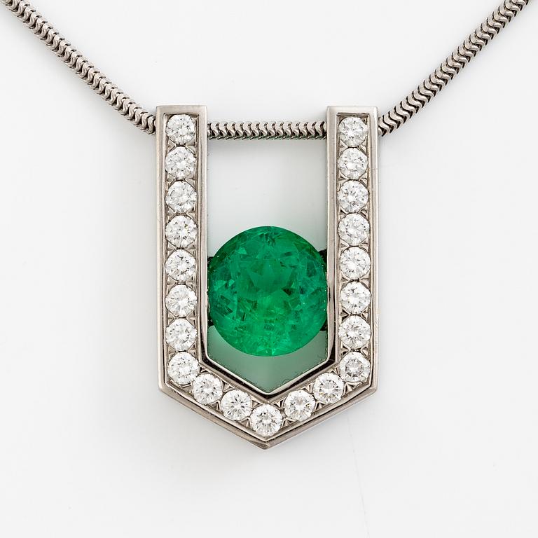 White gold necklace with pendant, 18K white gold set with brilliant-cut diamonds and emerald.