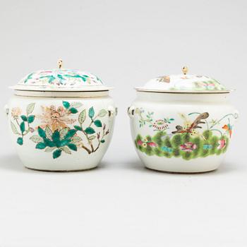 Two Chinese porcelain tureens and covers, 19th/20th century.