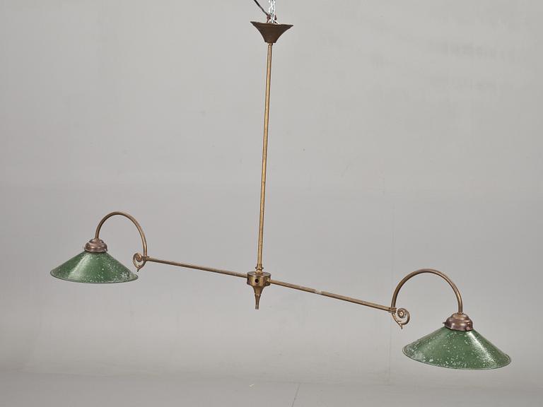 BILJARDLAMPA, 1900-talets första hälft. Höjd 75 cm.