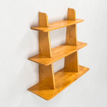 A mid-20th-century shelf.