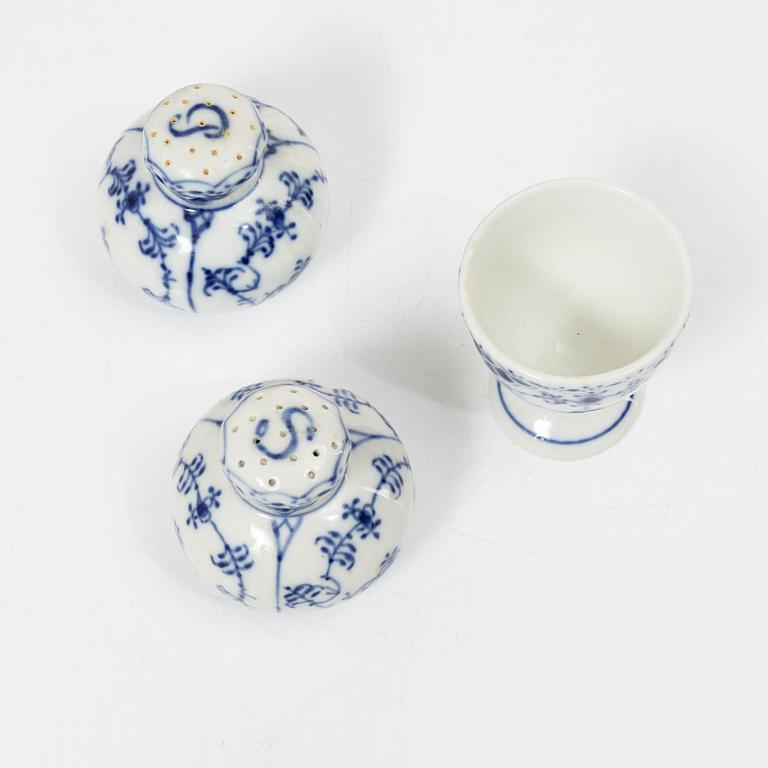 Royal Copenhagen, A 28-piece half lace porcelain servicem 'Blue Fluted', Denmark, 1960-68.