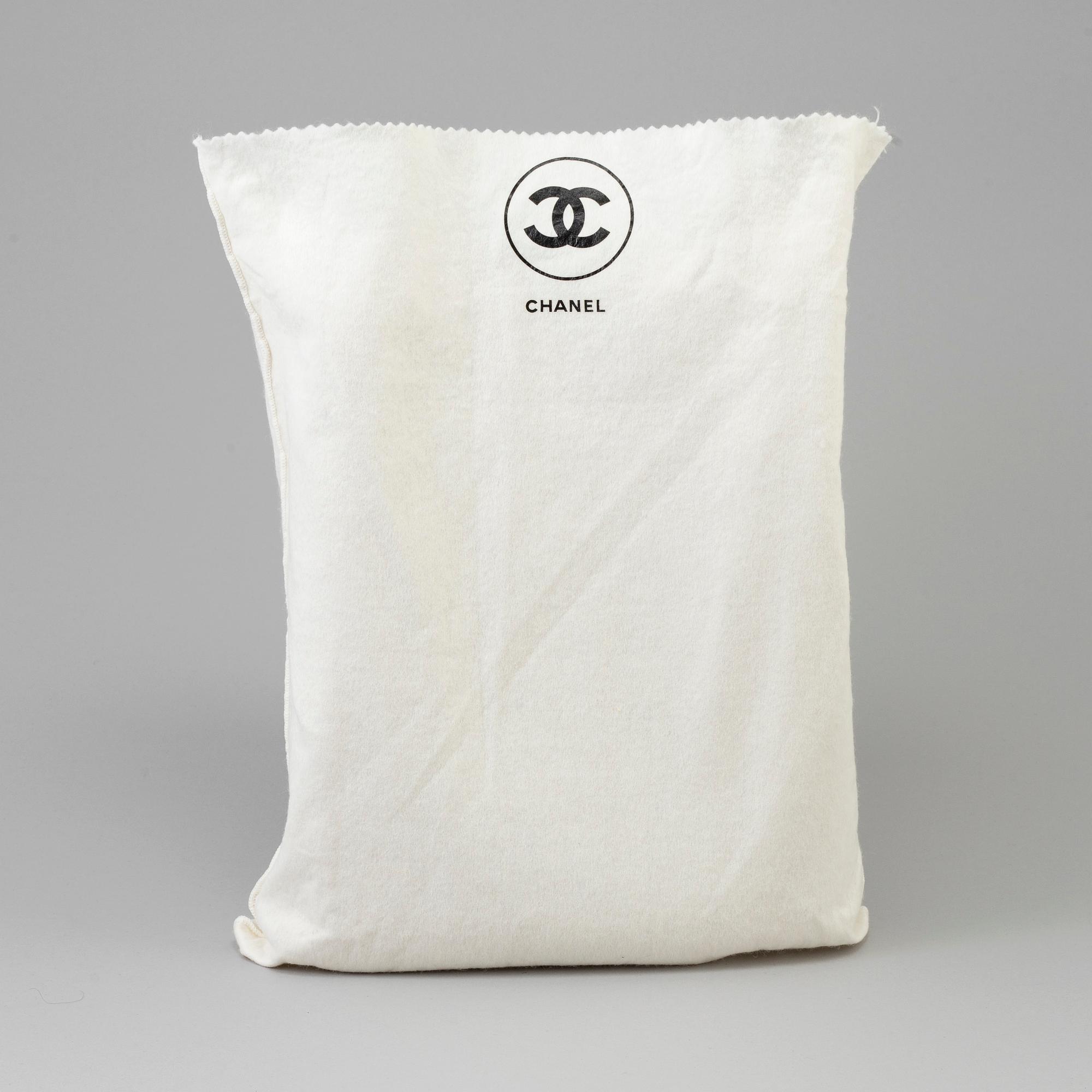 A bag, "Timeless Classic Maxi Flap", Chanel.