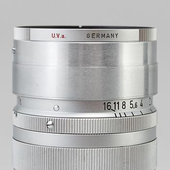 A chrome Leica Summarex f=8,5 cm 1:1,5 lens no 1008834 designed by av Max Berek, Ernst Leitz, Wetzlar . 1943-1960.