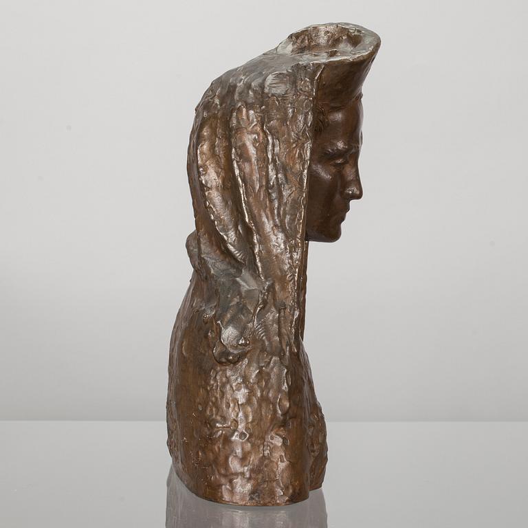 LAURI LEPPÄNEN, brons, signerad och daterad 1943.