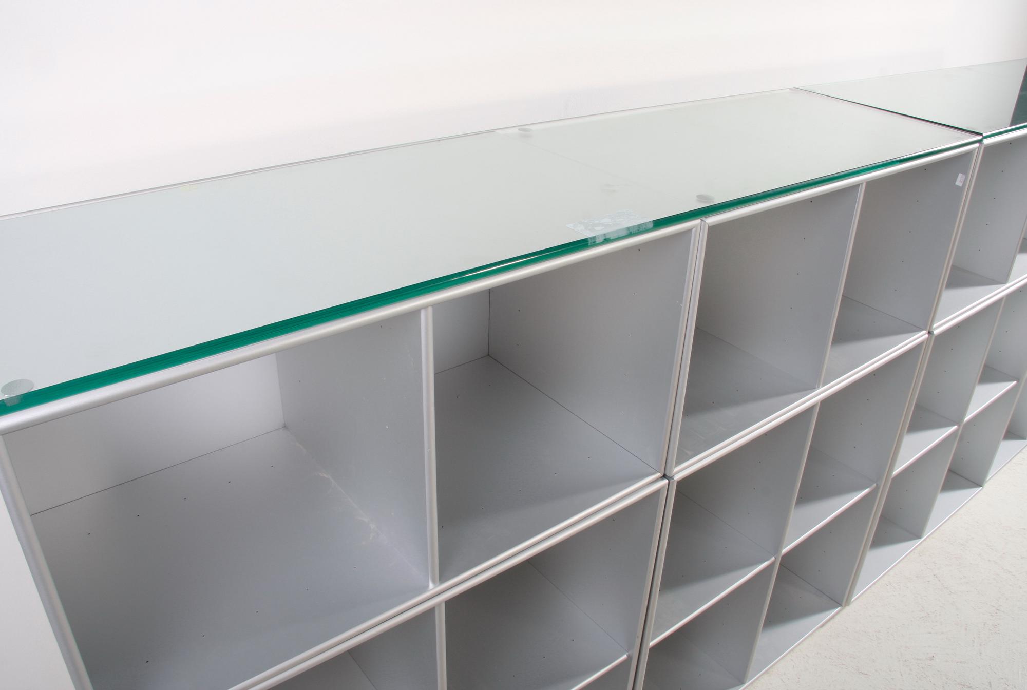 HYLLSEKTION, 8 delar. Trä/glas. Design: Vivero, Finland.
