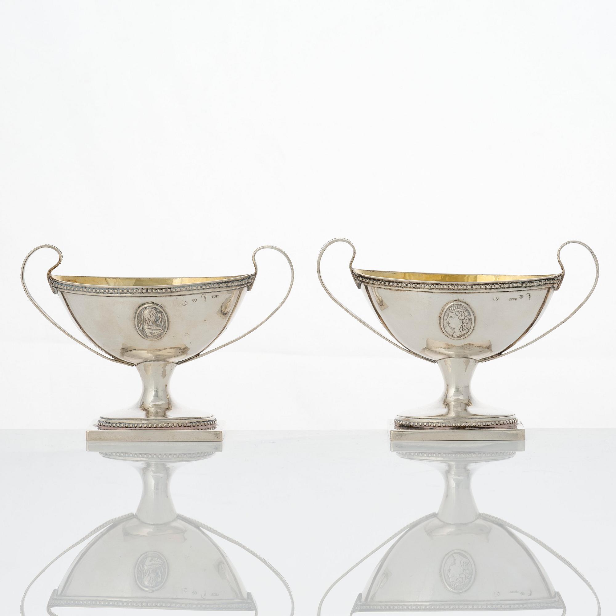 Johan Wilhelm Zimmerman, saltkar, ett par, silver, Stockholm 1791. Gustavianska.