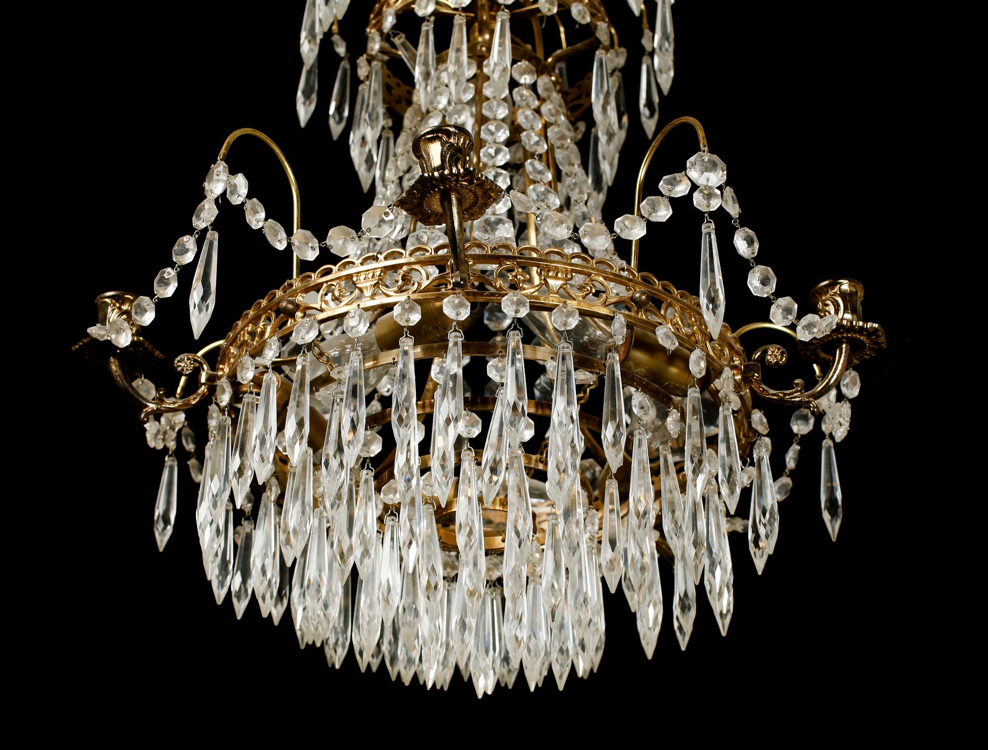 LJUSKRONA, empirestil, 1900-talets mitt. H 60.