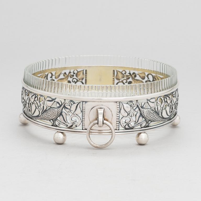 Iisakki Saha, hedelmämalja, hopea, osittain kullattu, ja lasi, Pori 1923.