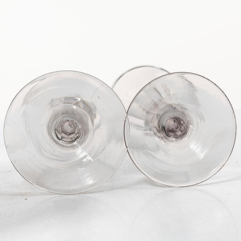 Cut glass, 1 + 4 similar, 19th century.