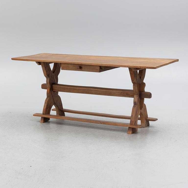 A trestle table, 18th century.