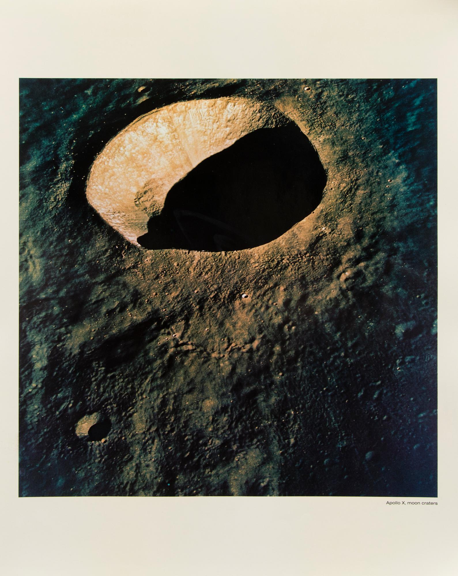 Twenty Photographs of the Moon, publisher Omega / Perkko Oy, 1969.