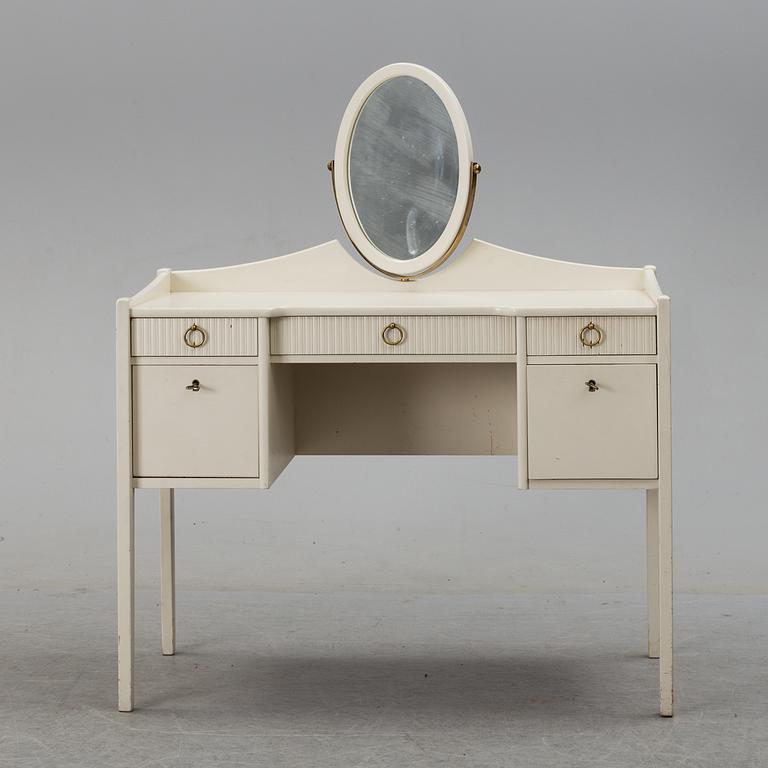 TOALETTBORD, 1900-talets andra hälft.