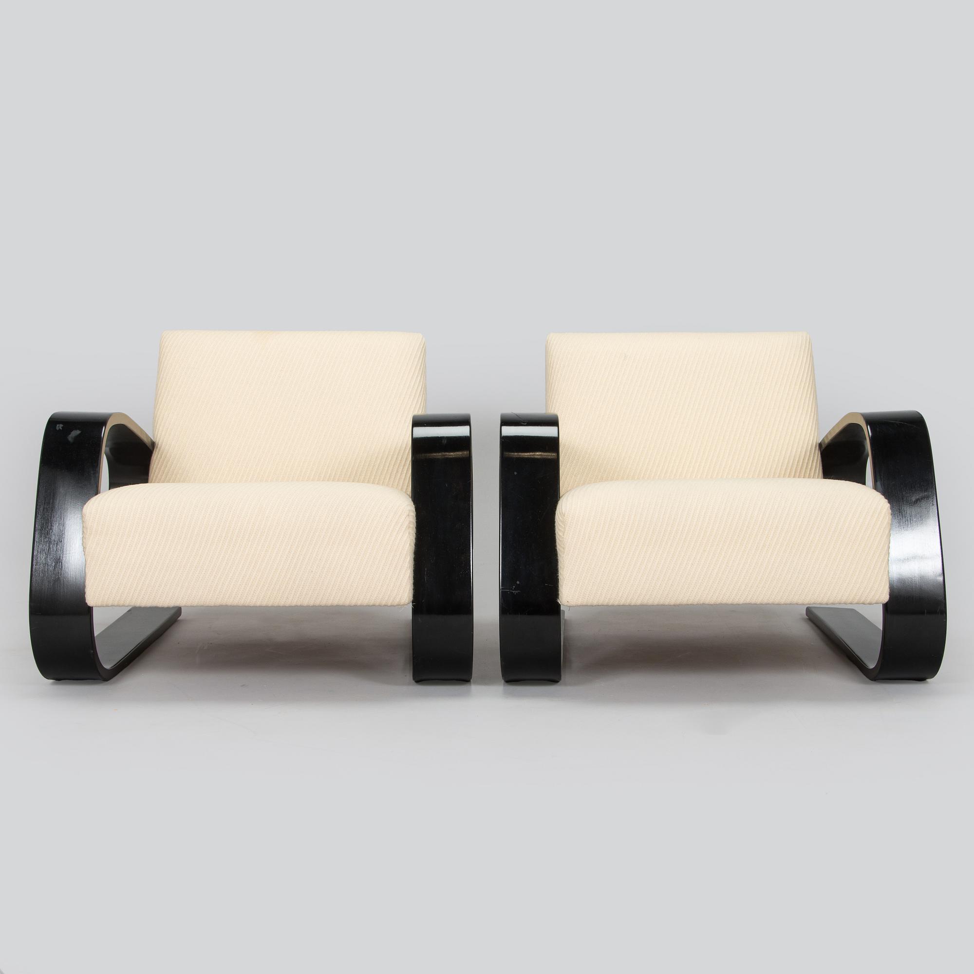 Alvar Aalto, fåtöljer ett par, "Tank chair" modell 400, Artek, 1970-tal.