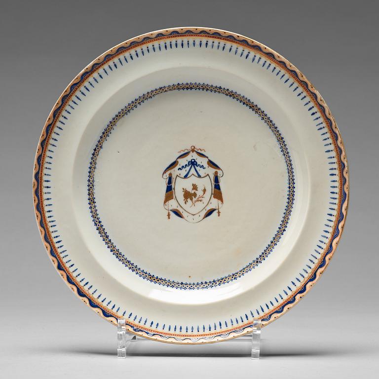 TALLRIKAR, fyra stycken, kompaniporslin. Qingdynastin, Jiaqing (1796-1820).