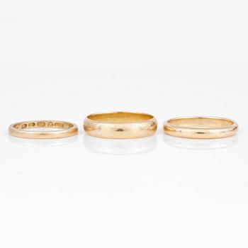 RINGAR, 3 st, 1900-talets andra hälft, 18K guld.