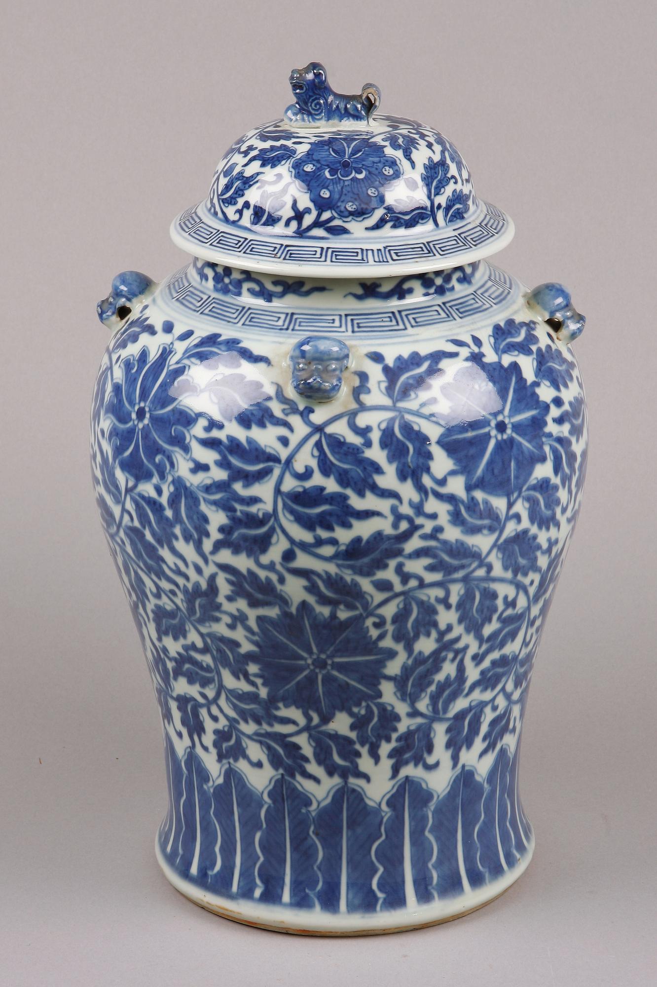 LOCKURNA, porslin, Kina, sen Qing, omkring 1900.