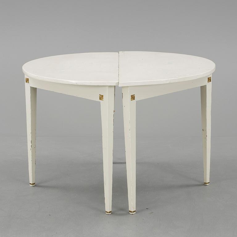 MÅNBORD, ett par, 1800-talets mitt.
