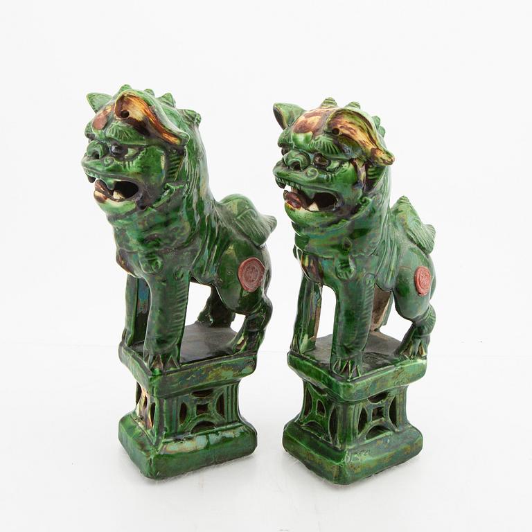 Incense holders, a pair of china, around 1900 glazed earthenware.