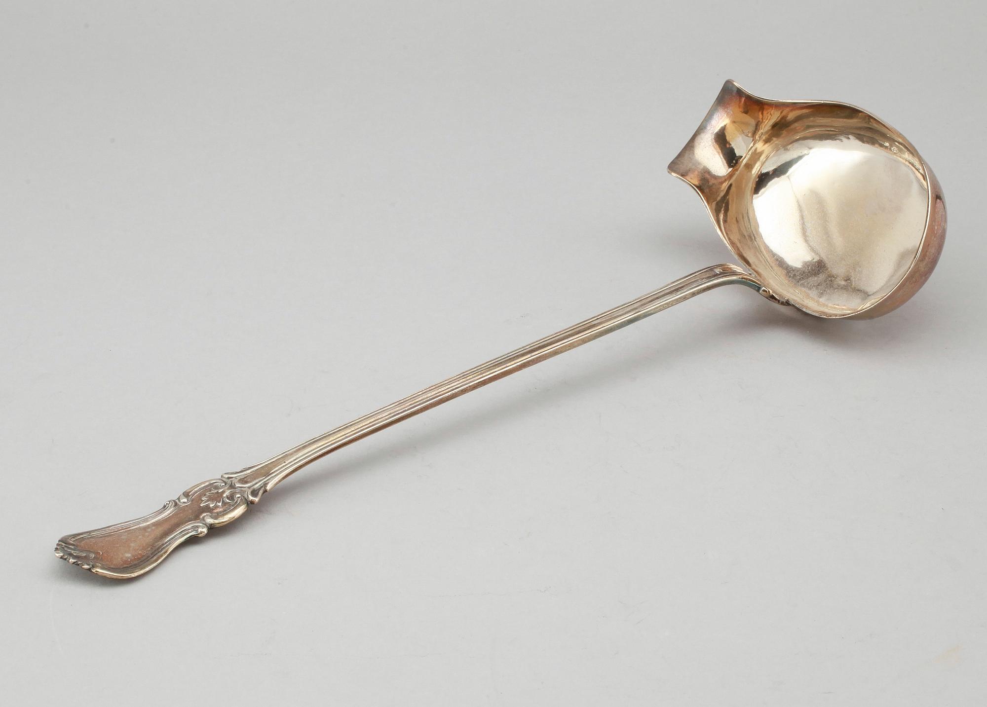 SOPPSLEV, silver, Stockholm 1871. Vikt ca 180 gram.